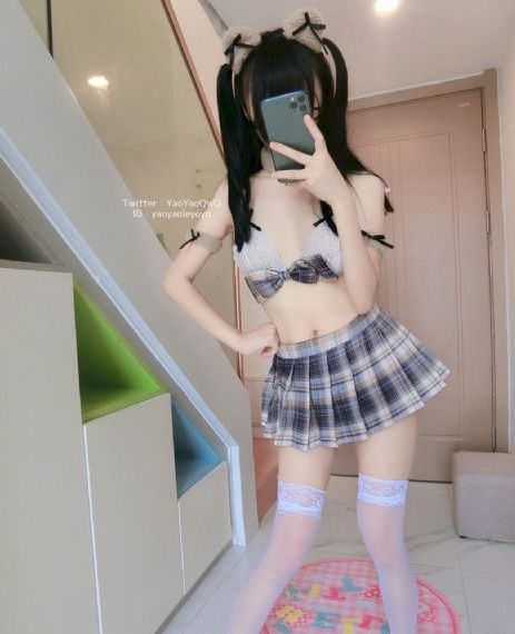 美女脱得一光二净的全身视频